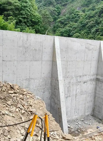 北京顺义区重力式挡土墙